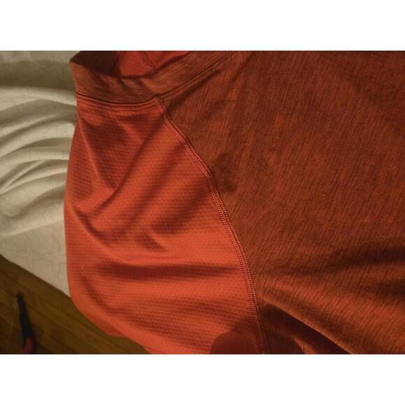 The North Face Women's Short Sleeve Activewear T-Shirt Medium - Picture 4 of 5